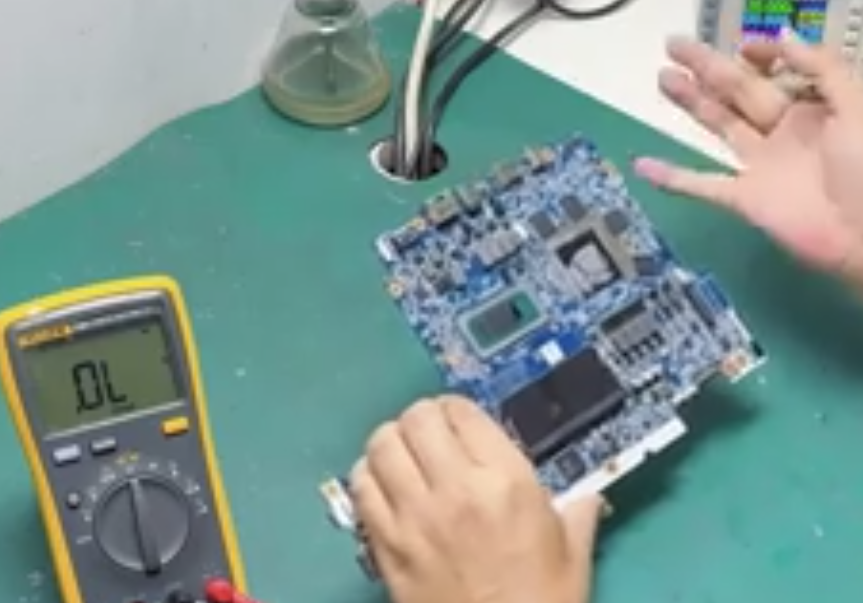 華碩YX560U開不了機黑屏維修案例 華碩筆記本黑屏維修 技術資訊 第1張-成都十五維修